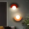 Lampes murales Lampe Nordic LED Chambre Chevet Simple Coloré Designer Creative Salon Allée Couloir Étude Éclairage Intérieur