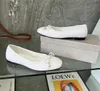 Modische, formelle Ballettschuhe mit flachem Boden und runder Spitze, nackte Designer-Sportschuhe, Fischer, Bühnenaufführung, bequemes Gehen mit Box