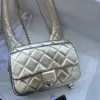 24C 20cm Brillant Femmes Designer Zipper Sac à dos Sac en cuir d'agneau Matériel doré Chaîne Matelasse avec large bracelet en cuir Multi Pochettes Sac à main à bandoulière