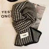 Berets elegante padrão inverno personalizado remendo logotipo lenço de malha houndstooth designer para mulheres