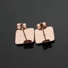 Rose Gold Luxury Women Earrings Designer Stud Classic Style Style Rostfritt stålörhängen Engagemang örhänge för damgåvor Hela J223D