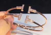 Charm Bracelets 럭셔리 디자이너 팔찌 클래식 다이아몬드 디자이너 보석 18k 여성 남성용 로즈 골드 뱅글 Brithday Giftbracelet