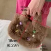 Una nicchia che porta una borsa Mao Borsa coreana in pelo di coniglio imitazione mattone borsa autunno e inverno in peluche ragazza 231226