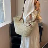 Kvällspåsar 2023 Summer Hand Woven Straw Underarm Bag Rattan Weaving Beach Tote Women Fashion Stick Axla Stora handväskor