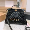 حقيبة حمل العلامة التجارية الفاخرة العصور الوسطى حمل مصمم حقيبة يد Lingge Lingge Geneine Leather Handheld Crossbody Bag Bag Bag Bag Bag Back Crossbody