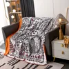 Luxuriöse Designer-Decke mit Buchstabendruck, Palastgericht, bedrucktes Schlafsofa, doppellagige Fuchs-Samt-Designer-Überwurfdecken, Heimdekoration