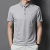 T-shirt da uomo Camicia moda estiva da uomo 2023 T-shirt a maniche corte a righe Abbigliamento Business Casual Colletto rovesciato Top