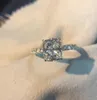 Anello nuziale con diamante intarsiato in oro 18k in argento sterling 925 Anello di fidanzamento con zaffiro bianco taglio principessa di lusso CZ5449390