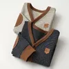 Barn stickar Cardigan Spring Autumn Boys Sweaters V-Neck randiga barn som stickar tröja jacka BB180 231226