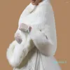 スカーフ秋の冬のブライダルショールファジー豪華なコールドプルーフラップイブニングパーティードレス花嫁の白い肩をす
