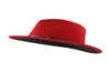 2020 Unisex Flat Brim Wool 펠트 페도라 모자 벨트 빨간색 검은 패치 워크 재즈 공식 모자 파나마 캡 트릴 비 chapeau 남성 여성 8128483