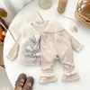 Брюки, коллекция 2023 года, зимние флисовые леггинсы для маленьких девочек, повседневные брюки для младенцев, бархатные плотные кружевные расклешенные детские теплые брюки