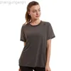 Desginer Aloyoga Yoga Al Camiseta Terno original solto, verão, camiseta feminina de manga curta, absorvente de suor e respirável, novos esportes, tamanho grande