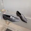 スタイルハイの感覚小さな革の靴