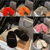 Designer de luxe Slipper Hommes Femmes Pantoufles Dames Laine Diapositives Fourrure d'hiver Fluffy Furry Lettres chaudes Sandales Confortables Fuzzy Girl Flip Flop