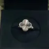 Classic 18K Gold plaqué Love Ring Designer For Woman Couple Rings Four Leaf Clover Anneaux Jewelry femme pour anneau de mariage Anniversaire Bijoux NON FAD