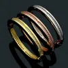 Europe Amérique Mode Style Lady Femmes Titane Acier Gravé B Lettre Singlle Rangée Diamant Bracelet Bracelet 3 Color237m