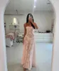 Casual Dresses Yenkye Pink Jacquard Spaghetti Strap Party Elegant Women Nacing Up Back A-Line Midi Sexig klänning Summer Robe