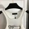 Mulheres Tank Top Designer Womens Roupas Lantejoulas Decoração Moda Slim Fit Tanques Branco Respirável Top Conforto Elástico Mulher Coletes Umbigo Exposto Outfit