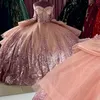 Glitter Pink QuinCeanera Dress Sweetheart Off the Shoulder Appliciques spetspärlor för 15 flickor boll formella klänningar