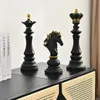 Figurines d'échecs en résine, accessoires de décoration pour la maison, statue d'échecs internationale, décoration rétro pour la maison, sculpture d'ornement moderne 231225