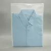 100x zip-lås blixtlås topp frostade plastpåsar för kläder t-shirt kjol detaljhandelsförpackning förvaring väska anpassad tryck y0712313w