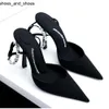 Luxo verão delphine sandálias sapatos preto apontou toe salto alto marca de cristal em torno dos tornozelos tiras festa casamento senhora sexy bombas