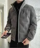 Nueva chaqueta de plumón de invierno para hombre sin sombrero con cuello levantado tendencia plumón de pato blanco chaqueta gruesa resistente al frío y al calor para hombre