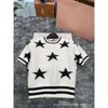 Diseñador 24 Principios de la primavera Nuevo diseño de nicho Marca de moda Clásico Estrella de cinco puntas Jersey de jacquard Top de punto de manga corta