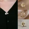 Double Pearl Brooch Pins Functional measures to prevent exposure to stray light Exquisite Elegant Brooches for Women Sweater Cardigan Clip Coat Summer Dress