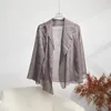 Kvinnorjackor Miyake veckade ren färg Fashion Coat Högkvalitativ eleganta toppar Cardigan 2023 Spring Summer Slim Office Lady Shirts