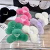 Barrettes Hair Clips Barrettes Fluffy Hair Clips Designer Women Luxurys 헤어 핀 퍼지 문자 발톱 클립 모피 겨울 따뜻한 헤어 핀 디자이너 소녀 헤어 클립