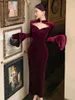 Casual Kleider Frauen Sexy Aushöhlen Burgund Party Kleid Vintage Französisch Flare Hülse Bodycon Samt Hochzeit Herbst Winter Robe