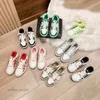 Sneakers Buty mody Treaker Treaker Bone Kobiet Kobiet Zima nowe sport amiiri z małą popularną parą projektów mężczyzn wysokiej jakości buty tc8i