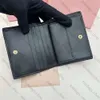 2024 Topp 5A mm Mui Sheepskin Pleated Women's Short New High Beauty Wallet Card Bag Versatil Fashion äkta läder Enkel förändringsväska