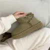 Femmes Tazz tresse cuir boucle bottes de neige en laine plate-forme bottes de neige garder des pantoufles au chaud en peluche bottes décontractées d'hiver avec des sacs à poussière de carte de boîte