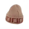 Çok renkli tasarımcı Beanie Cap Lüks Kafatası Şapkası Kapaklar Klasik Kayak Şapkaları Unisex Kış Kaşmir Sıradan Açık Moda Yüksek Q1229456