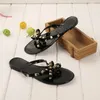 Flops 2019 Fashion Femmes Sandales Flat Jelly Chaussures Bow V Flip Flops Stud Beach Shoes Summer Rivets Slippers Sandals Nude