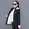 Trench Coats Fashion Fashion Flowed Hooded Brillbreaker dames Temperament Long Coréen Version coréenne de style britannique Loose Automne et hiver