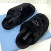 Nieuwe dames muilezelsontwerper muilezels wollen muilezel driehoek muilezels warme comfortabele binnenshuis buitenlucht slippers wandel slipper mode elegante muilezels winter slippers