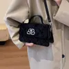 18% de descuento en la bolsa de diseñador Nuevo bolso de moda de moda y avanzado con cadena de bloqueo pequeño de la bolsa de lana de este año