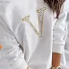 Automne femme sexy blanc rond cou rond t-shirts quotidiens porte une lettre d'épaule à manches longues décontractées top 220321