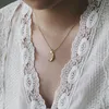 Tytan z 18 K Gold Moon Star Charms Naszyjnik Kobiety Projektant biżuterii ze stali nierdzewnej T Pokaż suknię wybiegu rzadka gotycka Japonia 2109276R
