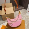 Loop Cowboy Bolsa de Ombro Rosa Bolsas Bolsa Couro Genuíno Alça de Corrente Destacável Fechamento com Zíper Moda Letras Lua Crescente Crossbody Bags