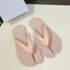 Nya sommar tabi flip-flops tofflor sandaler gummi sula högkvalitativ mode casual v-formade ins skor för kvinnor lyxdesigners fabrikskor storlek 35-40 låda