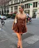 Сексуальные короткие выпускные платья Qanz Tulse Brown без бретелек мини -оборки складки для возвращения домой платье на день рождения для женщин роскошь 231227