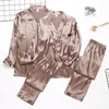 Luxury Pyjamas kostym Satin Silk Pyjamas Set Par Sleepwear Family Pijama Lover Night Suit Men Women Casual Home Clothing 231227