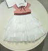 Luxuriöses Mädchenkleid, Buchstaben-Logo-Druck, Baby-Spitze, mehrschichtiger Kuchenrock, Größe 110–160, Designer-Kinderkleider, Kleinkindkleid, 20. Dezember
