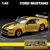 1 42 Ford Mustang Gt Modelo de Toy Carro de Toy Modelo Diecast Racing Racing Miniature Wheels Gree Metal Collection Presente para meninos crianças 231227