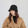 Bérets Fashion Couleur solide Furry Hiver chapeau avec ceinture arc d'automne seau de seau de pêche chaude Panama casquette dames Gift de fête de mariage